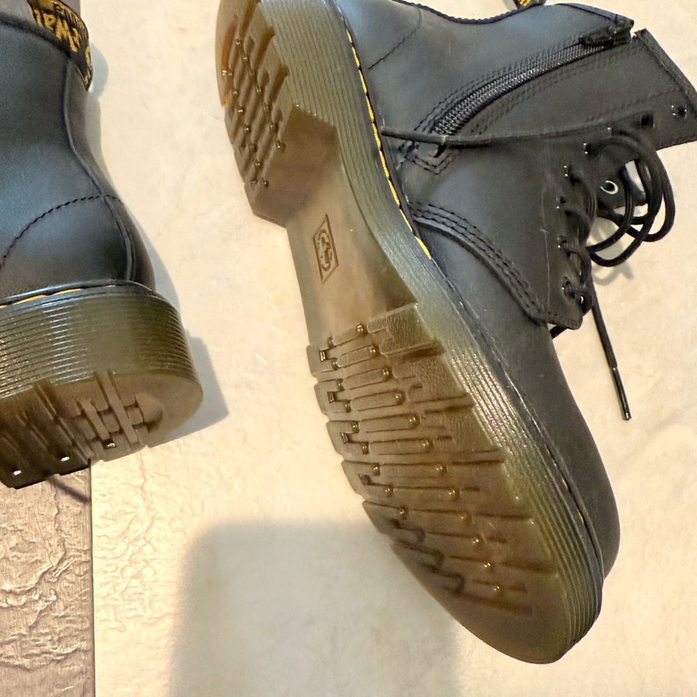 Dr. Martens Black Kids Boots - Picture 4 of 9